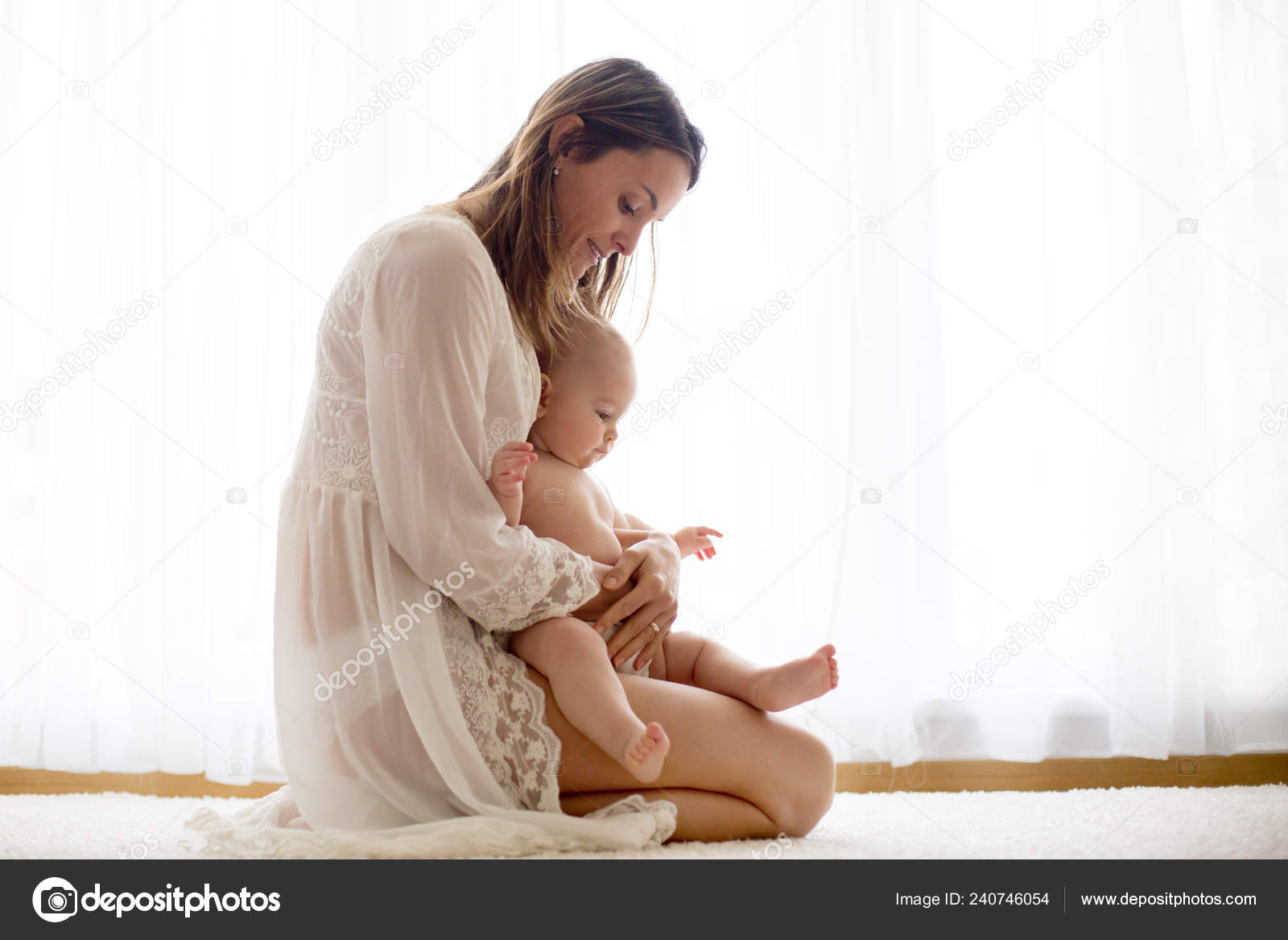 Naked Mom Baby Breastfeeding