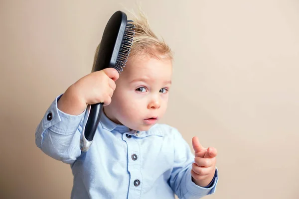 Retrato Bebé Lindo Niño Pequeño Aislado Sobre Fondo Beige Niño —  Fotos de Stock