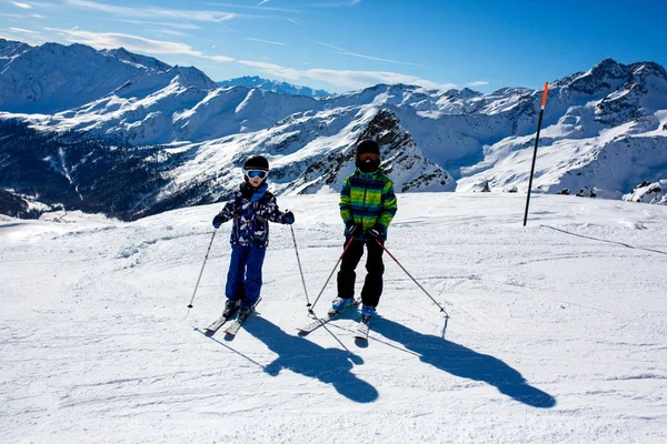 Happy People Children Adults Skiing Sunny Day Tyrol Mountains Kids — Stock Photo, Image