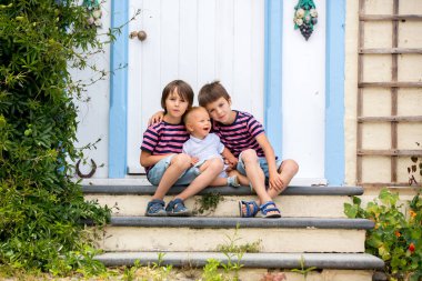 Güzel aile, Clovelly sokaklarında yürüyüş, güzel eski v