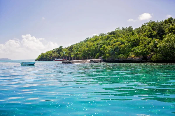 Hermoso increíble fondo de la naturaleza. Mar de sol azul tropical. Luxu. — Foto de Stock