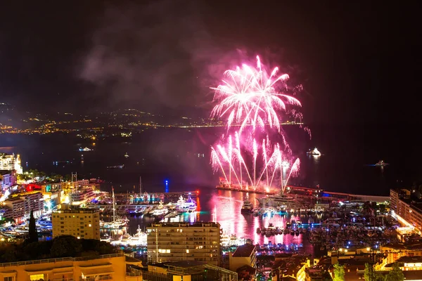 Panoramiczny piękny widok fajerwerków na Księstwo Monako — Zdjęcie stockowe