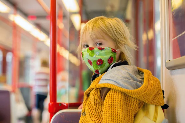 Enfant Garçon Portant Masque Protection Sous Terre Sid Dans Métro — Photo