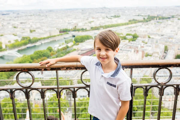 Família Feliz Com Crianças Visitando Paris Durante Verão — Fotografia de Stock