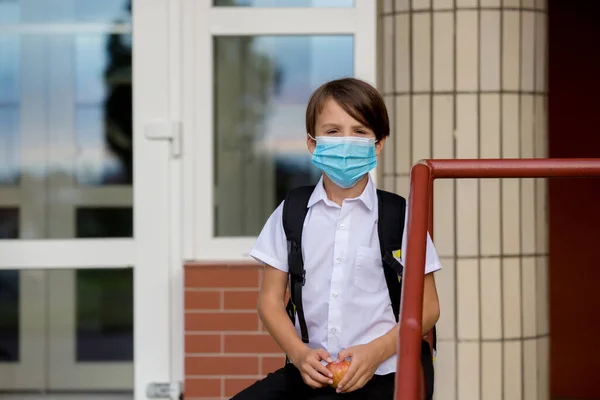 School Child Boy Wearing Medical Masks Going Back School Summer — Stock Photo, Image