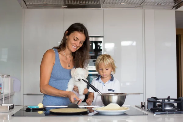 Cute Toddler Child Mom Mother Blond Boy Making Pancake Kitchen — Stock Photo, Image