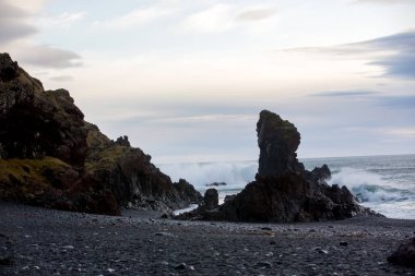 İzlanda 'daki Snaefellsjokull Ulusal Parkı' nın güzel doğası, sonbaharda gün batımında