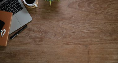 Ofis malzemeleri ile yaratıcı işyeri kısa havai 