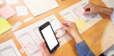 Kullanıcı arabirimi projede çalışan web tasarımcıları 