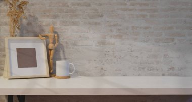 Minimal fotoğrafçı iş istasyonu 