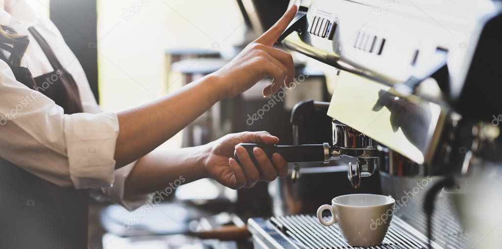 Barista and coffee maker machine