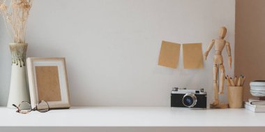 Fotokopi alanı ve ofis aksesuarları ile trendy ev-ofis