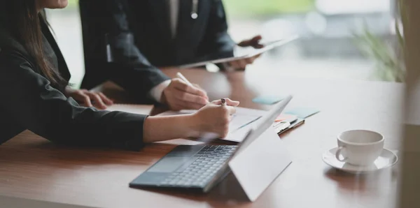 Parceiro de negócios profissional trabalhando juntos — Fotografia de Stock