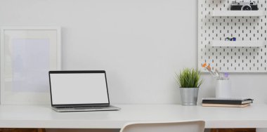 Kopya alanı olan boş ekran dizüstü bilgisayarı açma 