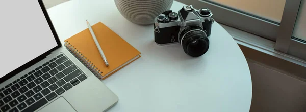 Cropped Shot Portable Worktable Blank Screen Laptop Stationery Camera Vase — Stock Photo, Image