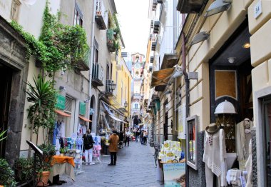 Sorrento eski İtalyan kasabası ortaçağ binaları şehir manzarası