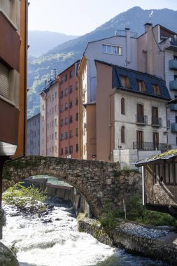 Andorra la Vella dağların başkentidir.