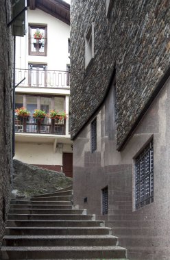 Andorra la Vella dağların başkentidir.