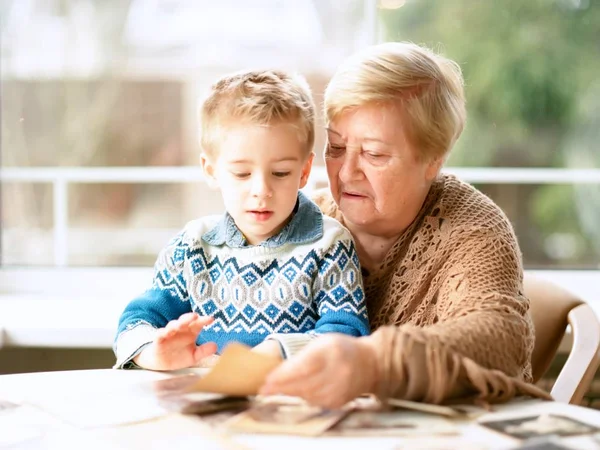 Grandmother Grandson Looking Old Photographs — Stock Photo, Image