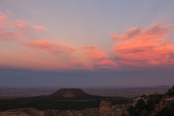 Desert View, Grand Canyon Ulusal Parkı, Arizona gün batımı sırasında manzara ve bulutların nefes kesen görünümü — Stok fotoğraf