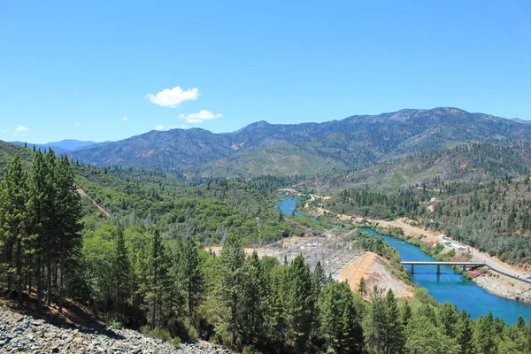 Vista desde la presa de Shasta, California, EE.UU. —  Fotos de Stock