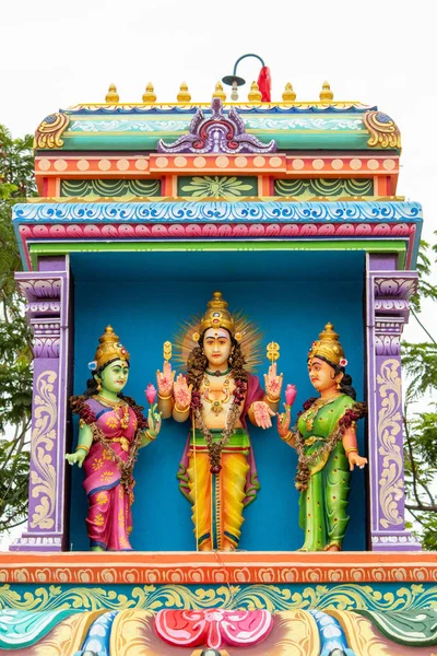 Idol degli dei indiani Muruga, Valli e Deivanai — Foto Stock