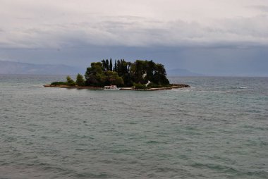  Beyaz gemi ile Korfu bay ada