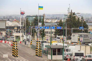 Shegini, Ukrayna - Mart, 2019: Shegini-Medyk'te trafik sıkışıklığı