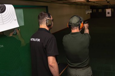 Kısa namlulu silahların içinde çekim