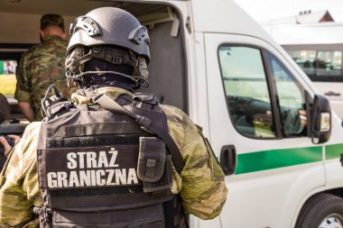 Lehçe sınır muhafız taktik birim subayı 