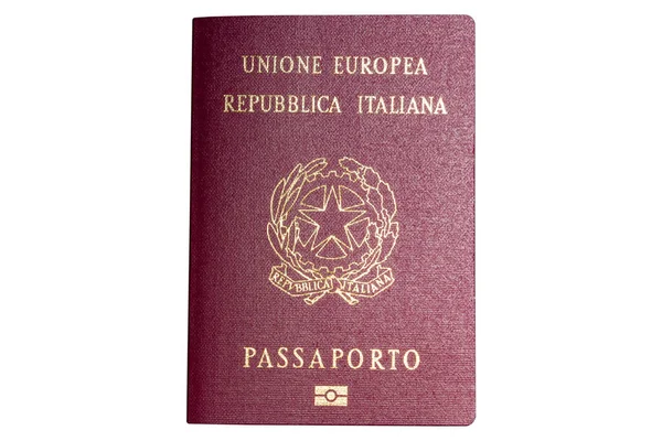 Bir İtalyan vatandaşının kırmızı biyometrik pasaportu