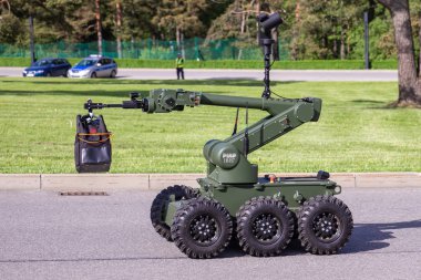  Robot Aynak, piroteknik operasyonlar ve keşif için kullanılır