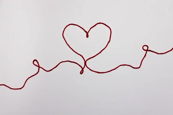 Forma Coração Feita Com Fio Vermelho Dia Dos Namorados Mensagem — Fotografia de Stock