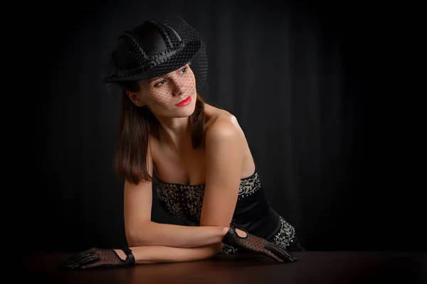 Fille dans un chapeau — Photo