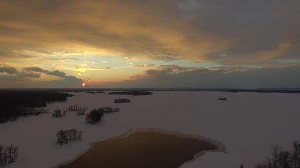 Krásná Anténa Vytváří Záběr Arktické Oblasti Při Východu Slunce Sněhu — Stock video