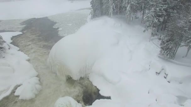 Vacker Isbildning Runt Kraftfull Flod Skapad Kall Amerikansk Vinter — Stockvideo