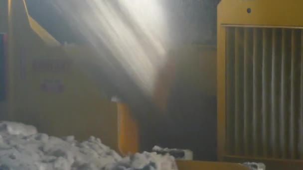 Extreme Schneefräsgeschwindigkeiten Durch Direkte Motorleistung Möglich — Stockvideo