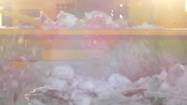 Endüstriyel Kesme Bıçaklarını Göstermek Için Ileri Geri Kar Püskürtme Kanalının — Stok video