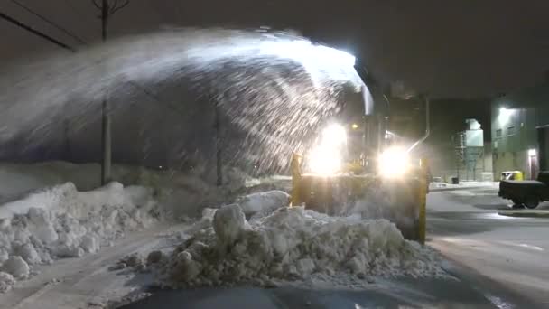 Úžasný Přední Čelí Záběr Sněhové Frézy Noci Dokončovací Práce Otočnými — Stock video