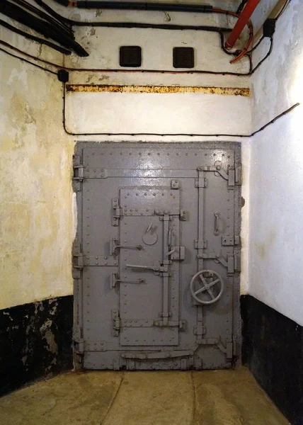 Armored Steel Lock Door Decommissioned Nuclear Shelter — Stock Photo, Image