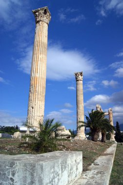 Atina'daki Zeus Tapınağı'ndaki Zeus Tapınağı, Geece