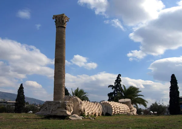 Atina Daki Zeus Tapınağı Ndaki Zeus Tapınağı Geece — Stok fotoğraf