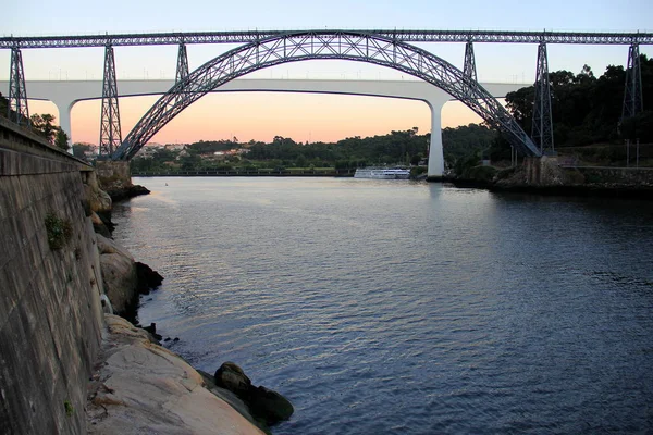 Puentes Sobre Río Duero Oporto Atardecer Portugal —  Fotos de Stock