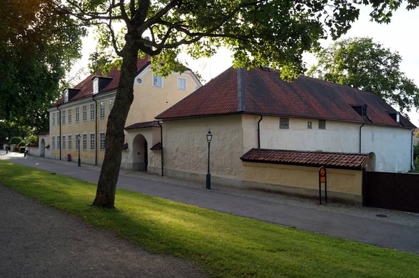 Gebäude Traditionellen Stil Einer Ruhigen Alten Straße Linkoping Schweden — Stockfoto