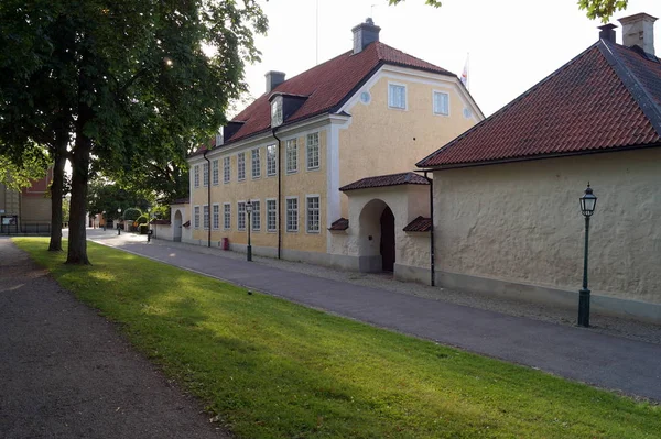 Gebäude Traditionellen Stil Einer Ruhigen Alten Straße Linkoping Schweden — Stockfoto