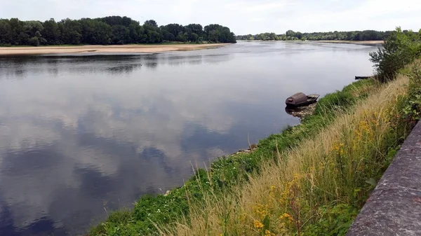 Ποταμός Loire Μια Συννεφιασμένη Ημέρα Στην Ύπαιθρο Γαλλία — Φωτογραφία Αρχείου