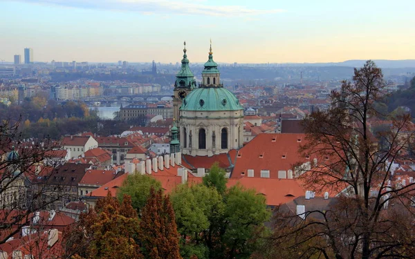 Panoramatický Pohled Prahu Kopulí Kostela Svatého Mikulášova — Stock fotografie