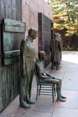Washington Dc'deki Fdr Memorial'da Büyük Buhran anısına heykeller kompozisyonu