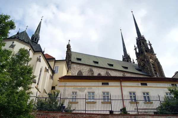 Türme Und Mauern Kathedrale Peter Und Paul Brünn Tschechische Republik — Stockfoto