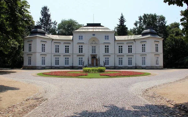 폴란드 바르샤바에 공원에 로코코 Rococo Neoclassical 라지엔 울트라 — 스톡 사진